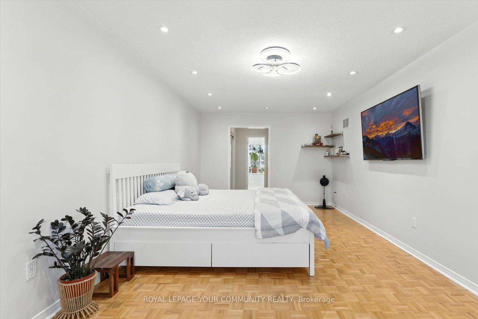 Photo 31 of 196 Mapes Avenue, Vaughan, West Woodbridge — HOMEH