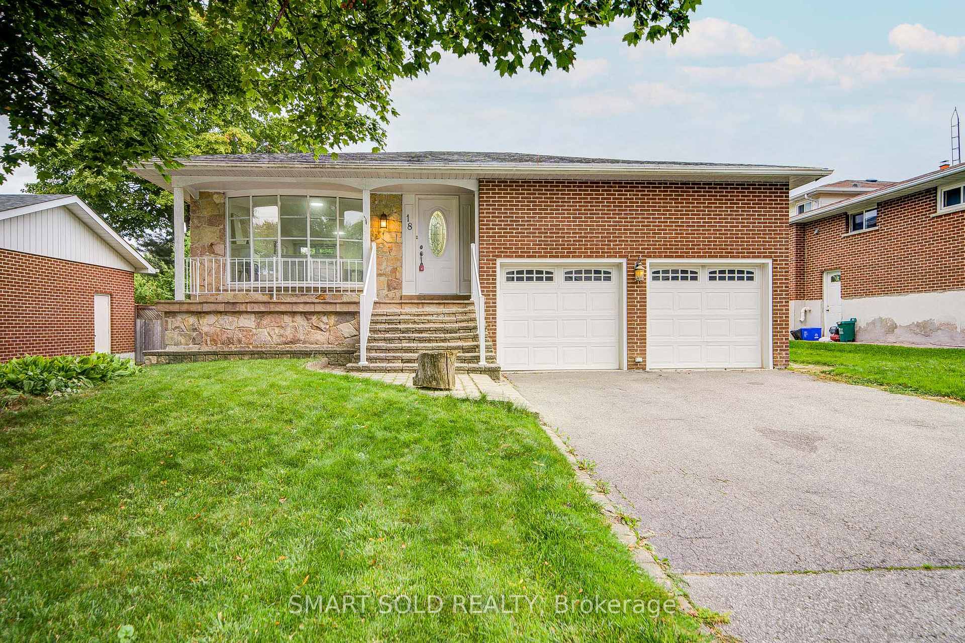 Photo 1 of 18 Shady Lane Crescent, Markham, Royal Orchard — HOMEH