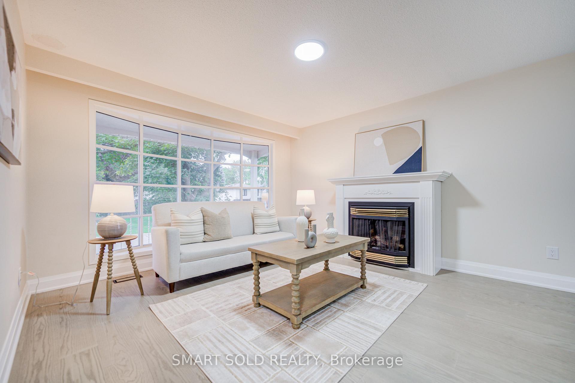 Photo 5 of 18 Shady Lane Crescent, Markham, Royal Orchard — HOMEH