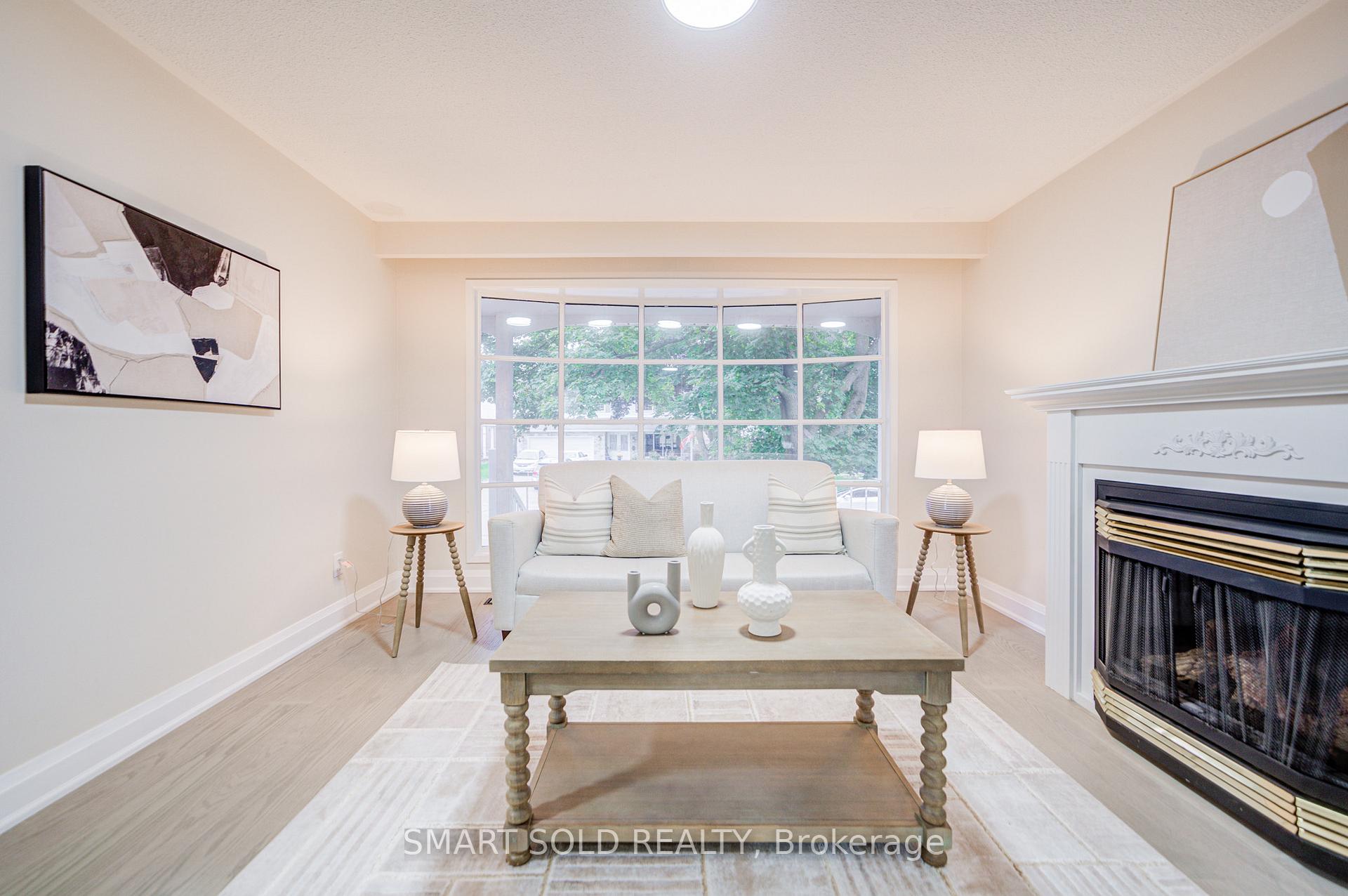 Photo 4 of 18 Shady Lane Crescent, Markham, Royal Orchard — HOMEH