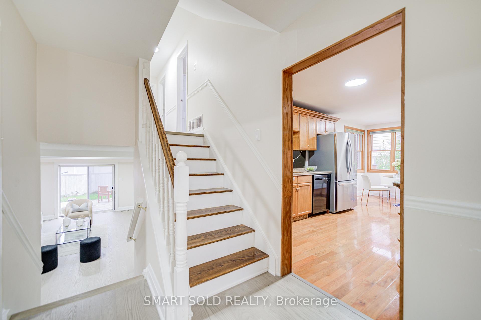 Photo 16 of 18 Shady Lane Crescent, Markham, Royal Orchard — HOMEH