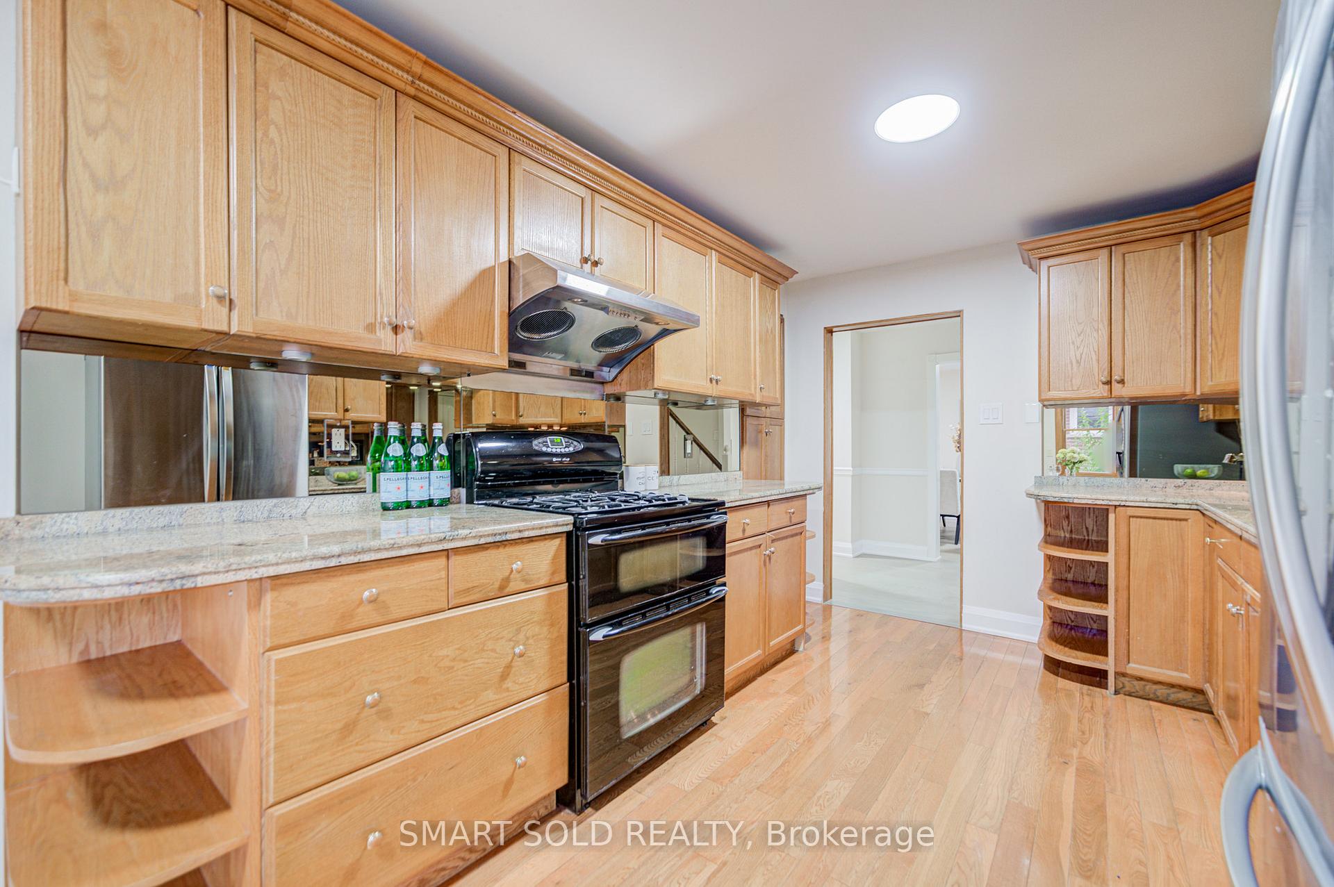 Photo 48 of 18 Shady Lane Crescent, Markham, Royal Orchard — HOMEH