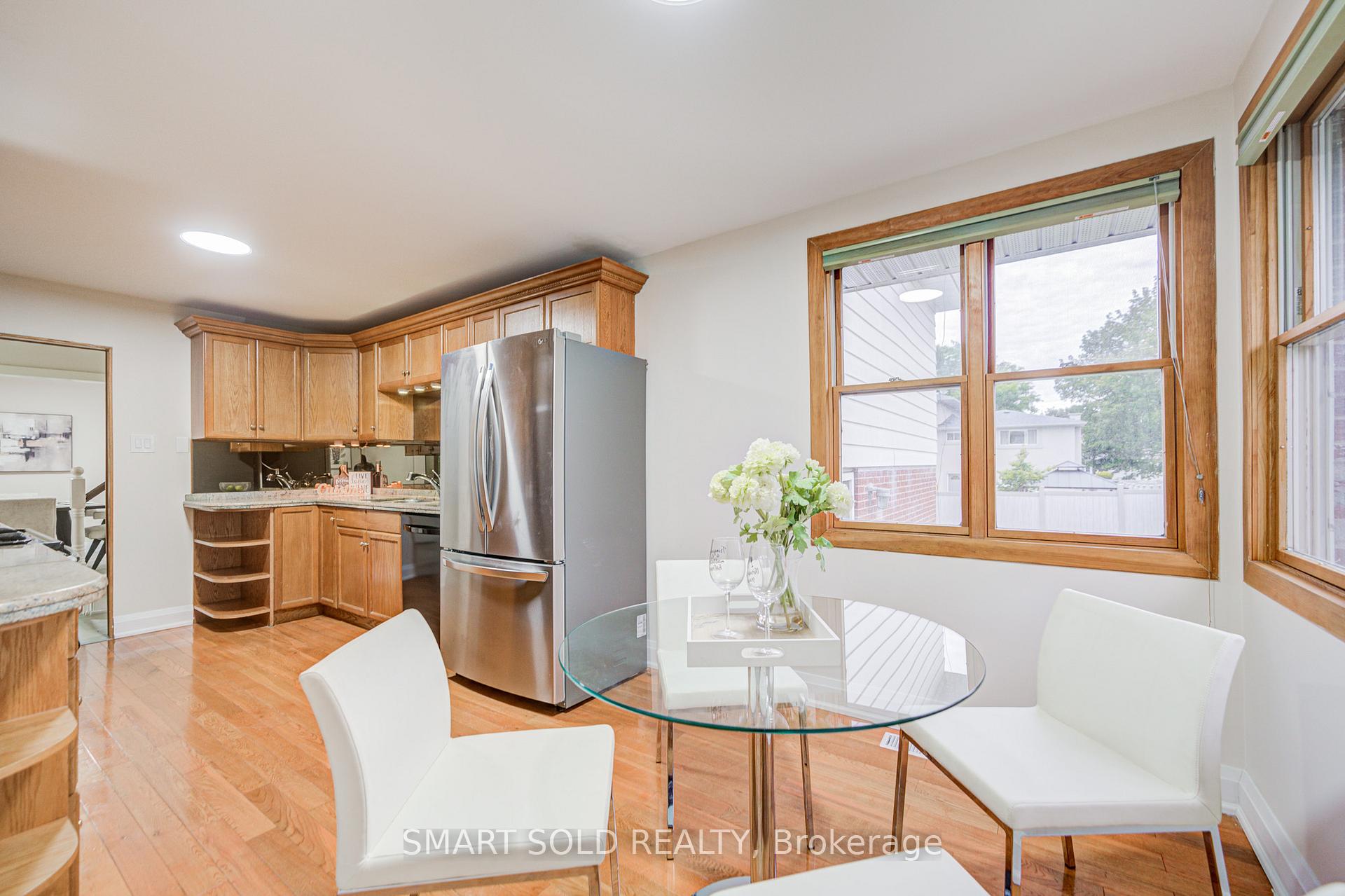 Photo 24 of 18 Shady Lane Crescent, Markham, Royal Orchard — HOMEH