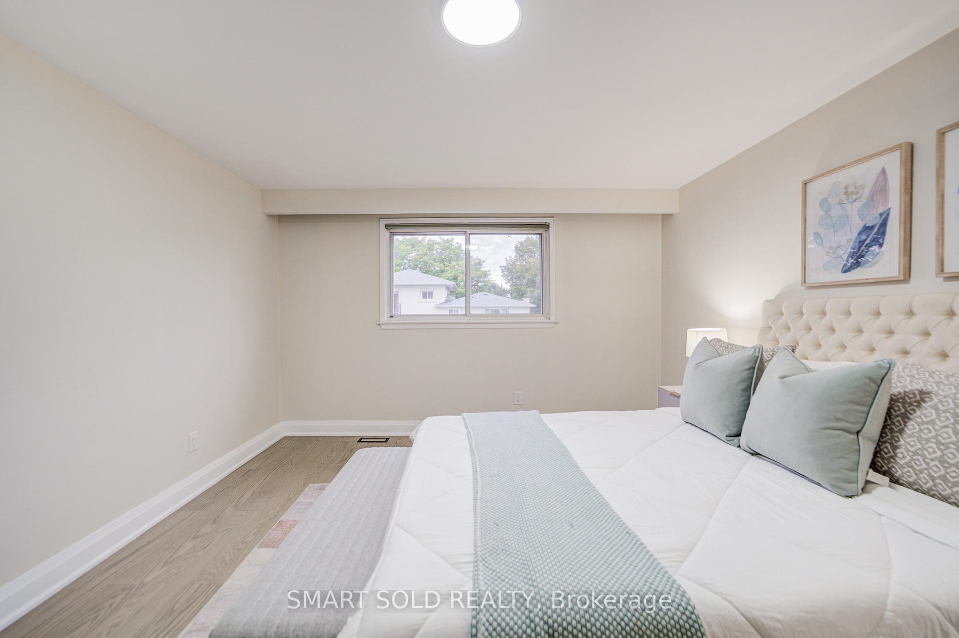 Photo 32 of 18 Shady Lane Crescent, Markham, Royal Orchard — HOMEH