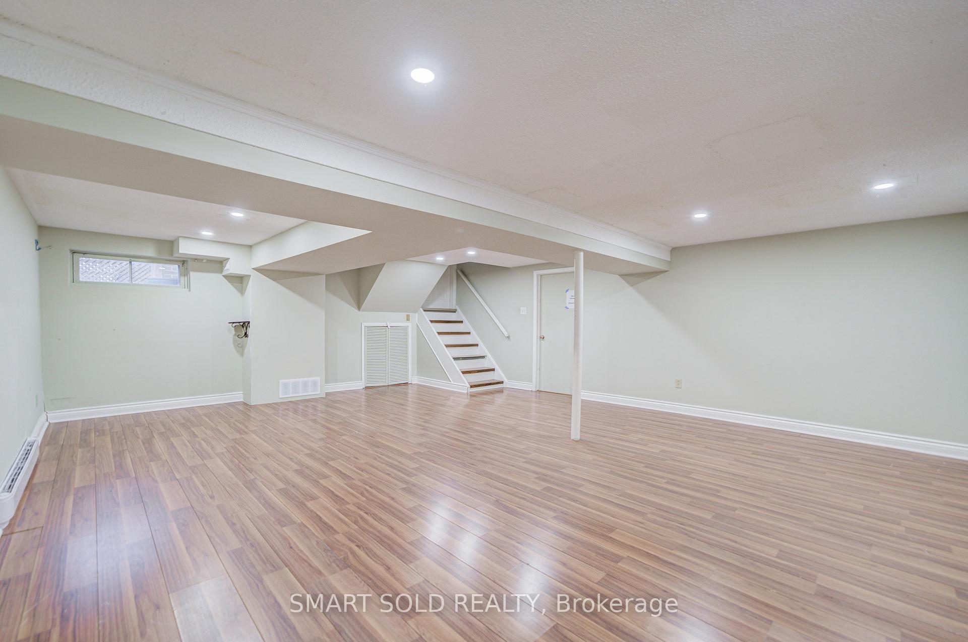 Photo 36 of 18 Shady Lane Crescent, Markham, Royal Orchard — HOMEH