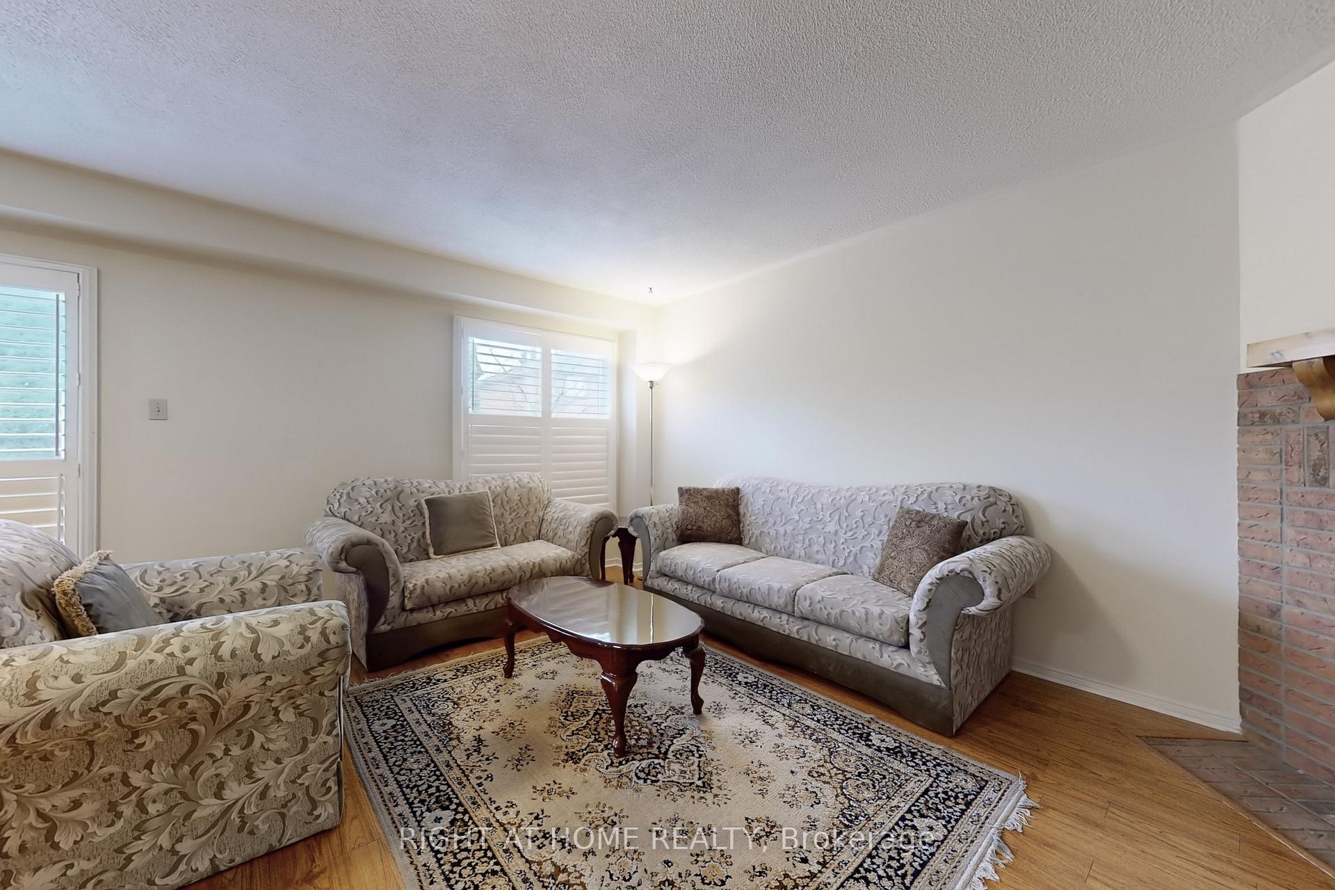 Photo 15 of 23 Duggan Drive, Brampton, Fletcher's West — HOMEH