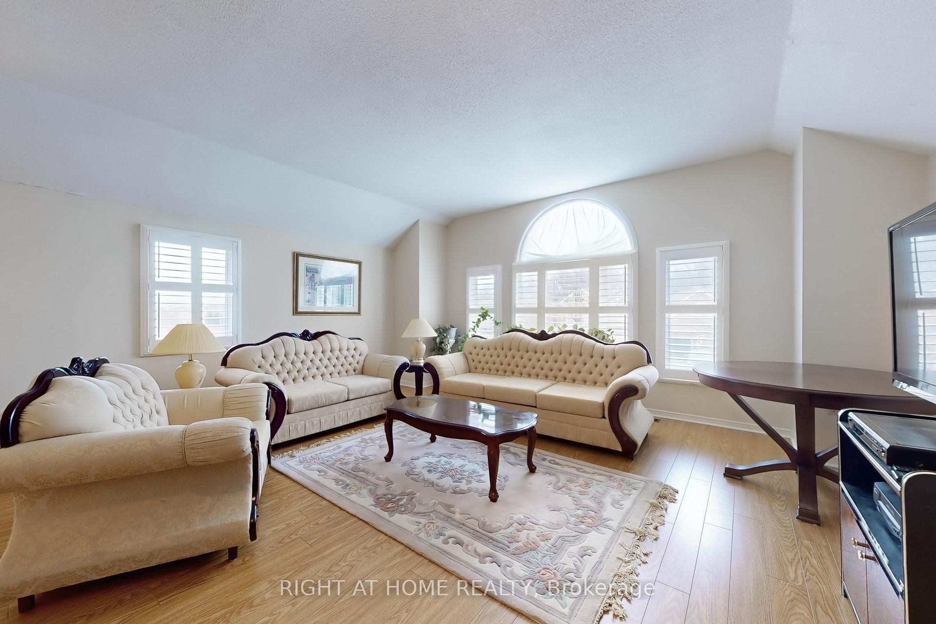 Photo 22 of 23 Duggan Drive, Brampton, Fletcher's West — HOMEH