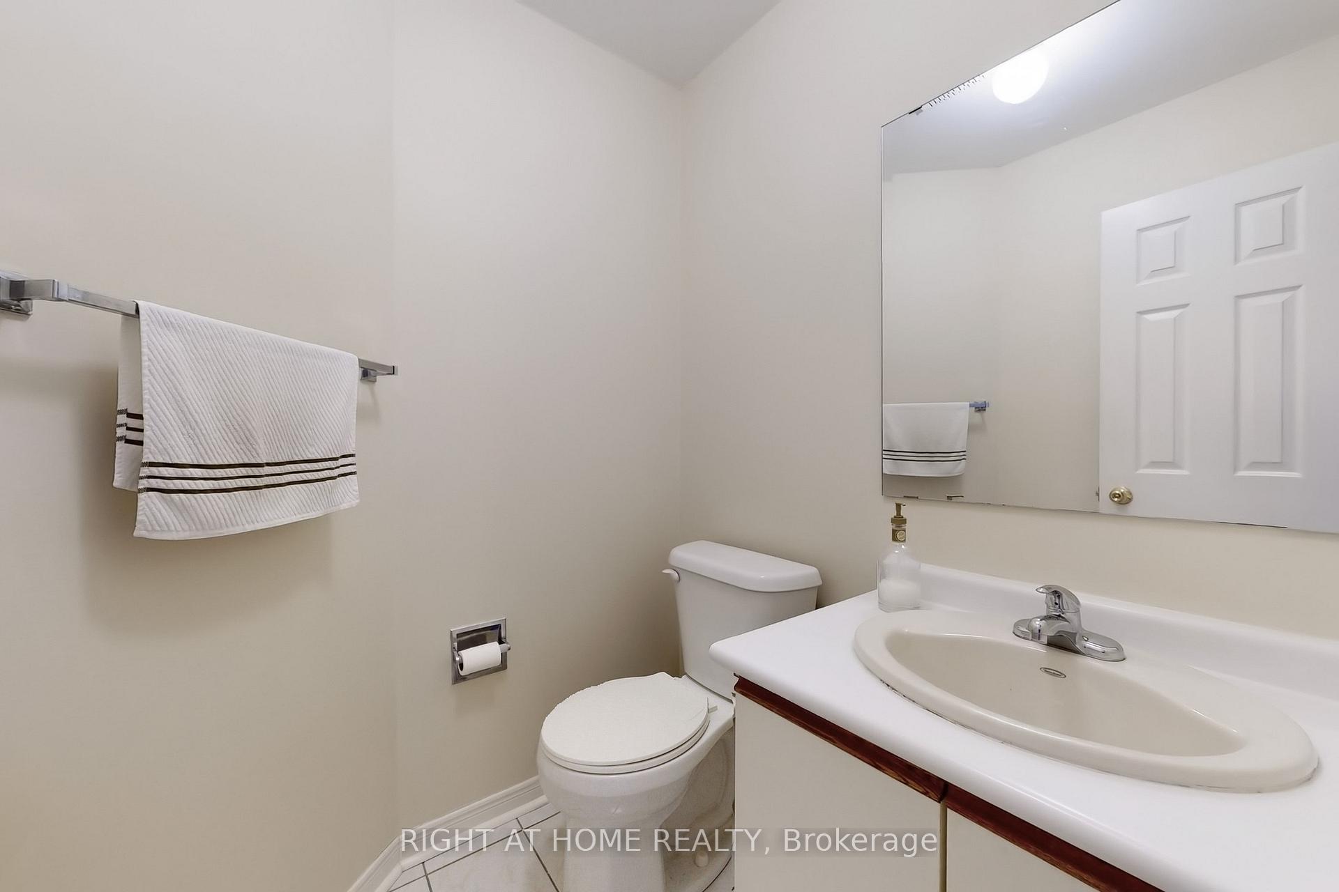 Photo 18 of 23 Duggan Drive, Brampton, Fletcher's West — HOMEH