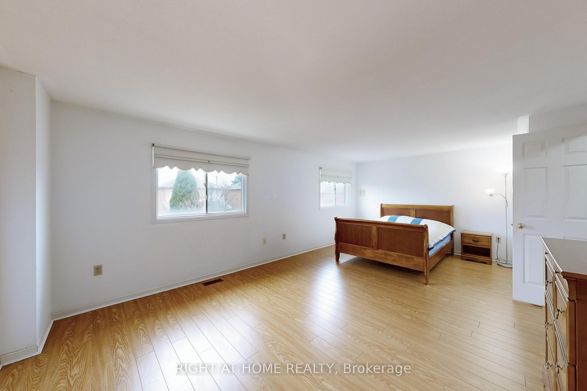 Photo 19 of 23 Duggan Drive, Brampton, Fletcher's West — HOMEH