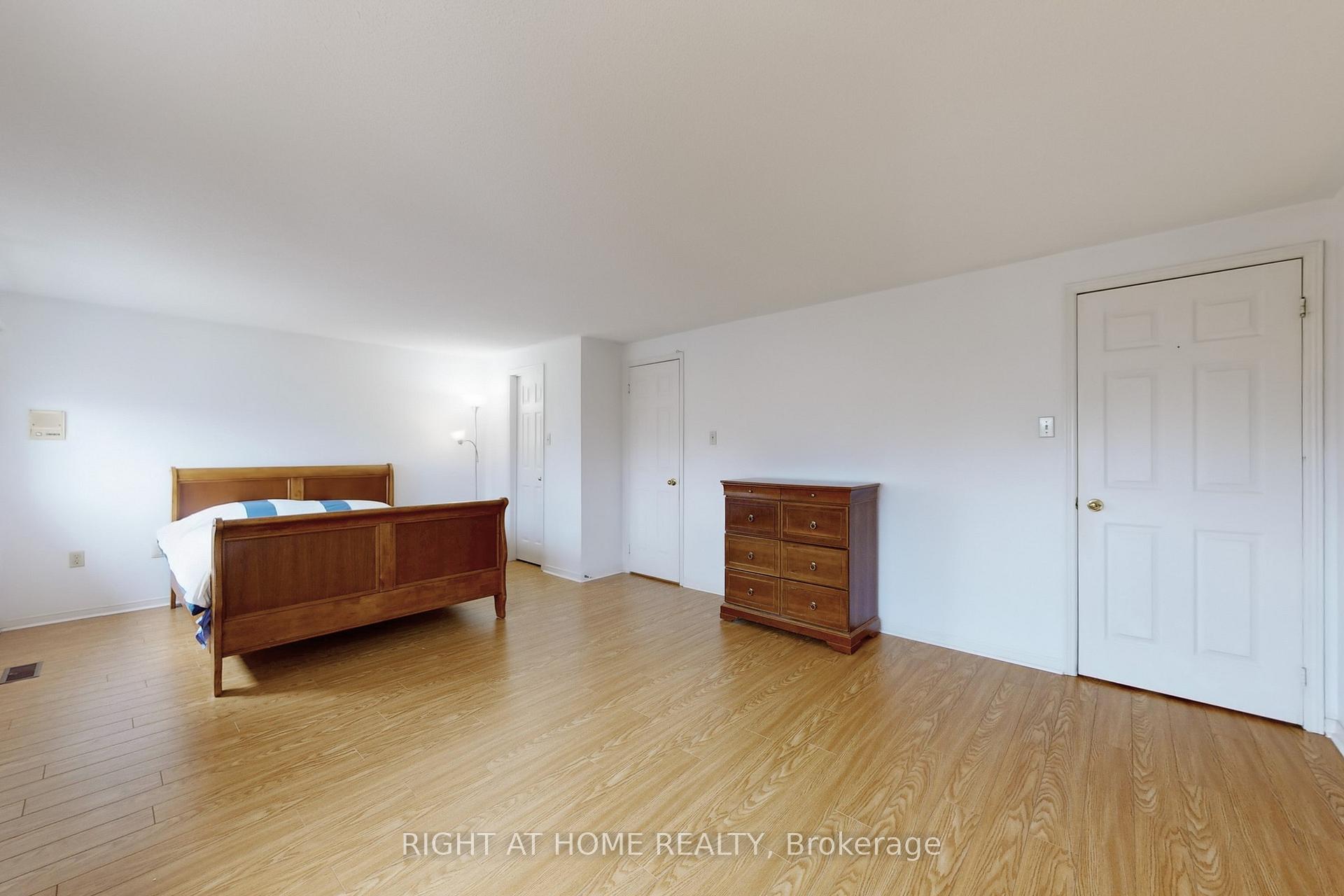 Photo 23 of 23 Duggan Drive, Brampton, Fletcher's West — HOMEH