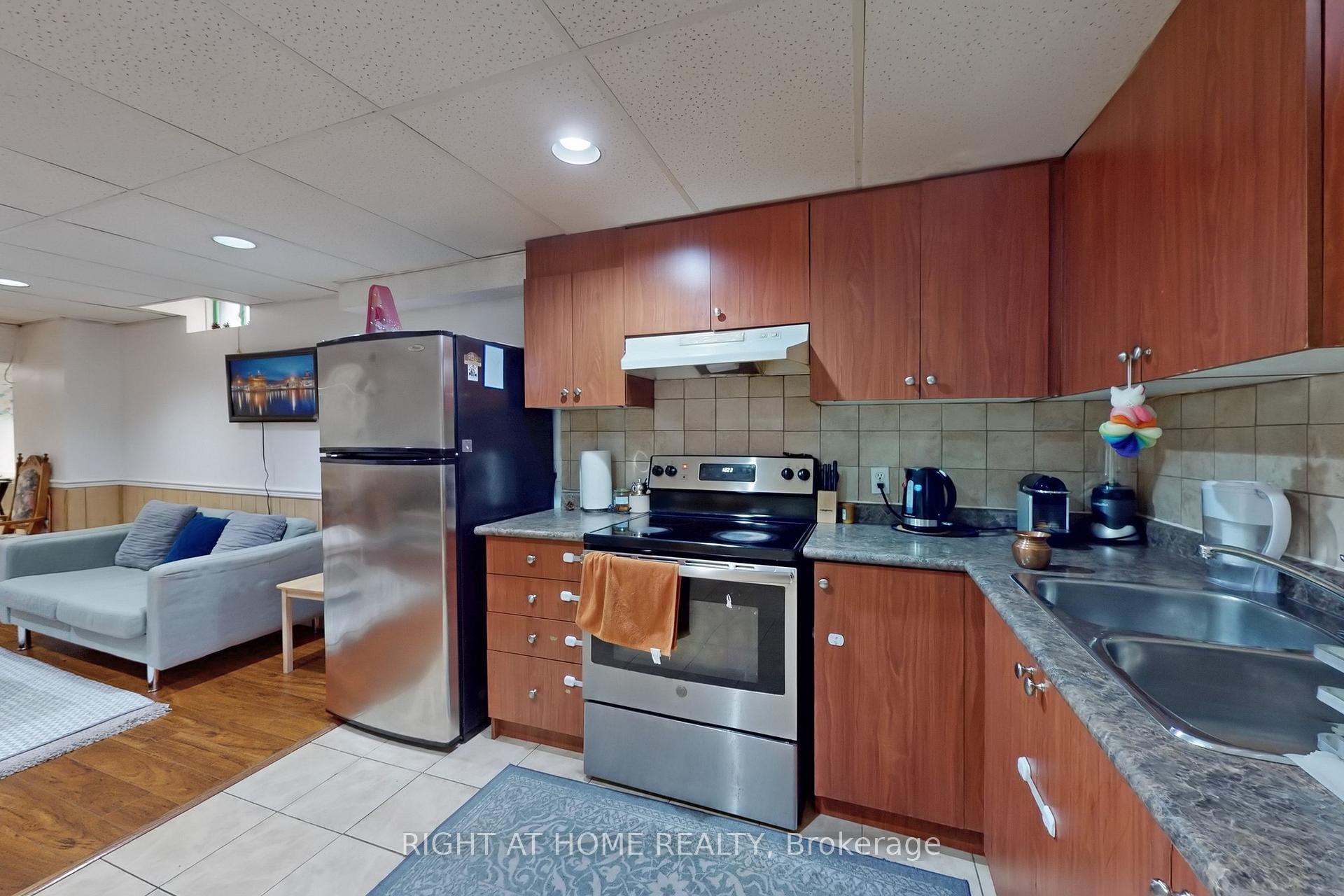 Photo 28 of 23 Duggan Drive, Brampton, Fletcher's West — HOMEH