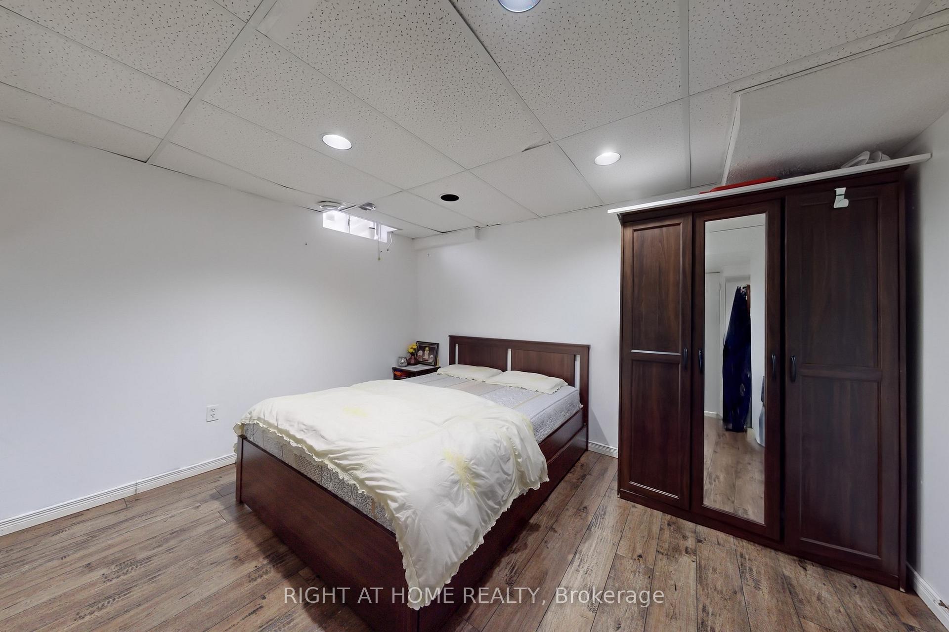 Photo 33 of 23 Duggan Drive, Brampton, Fletcher's West — HOMEH