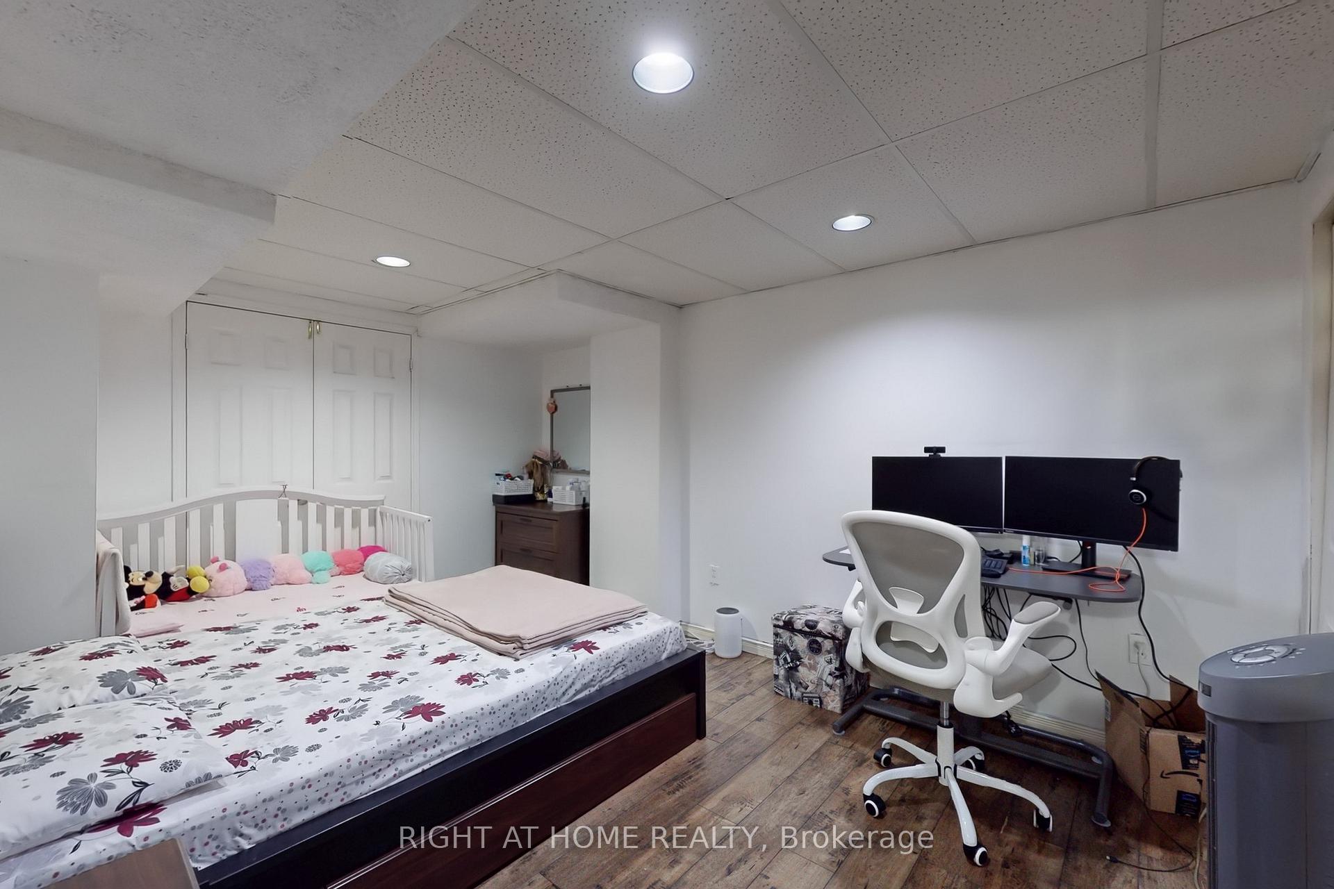 Photo 32 of 23 Duggan Drive, Brampton, Fletcher's West — HOMEH