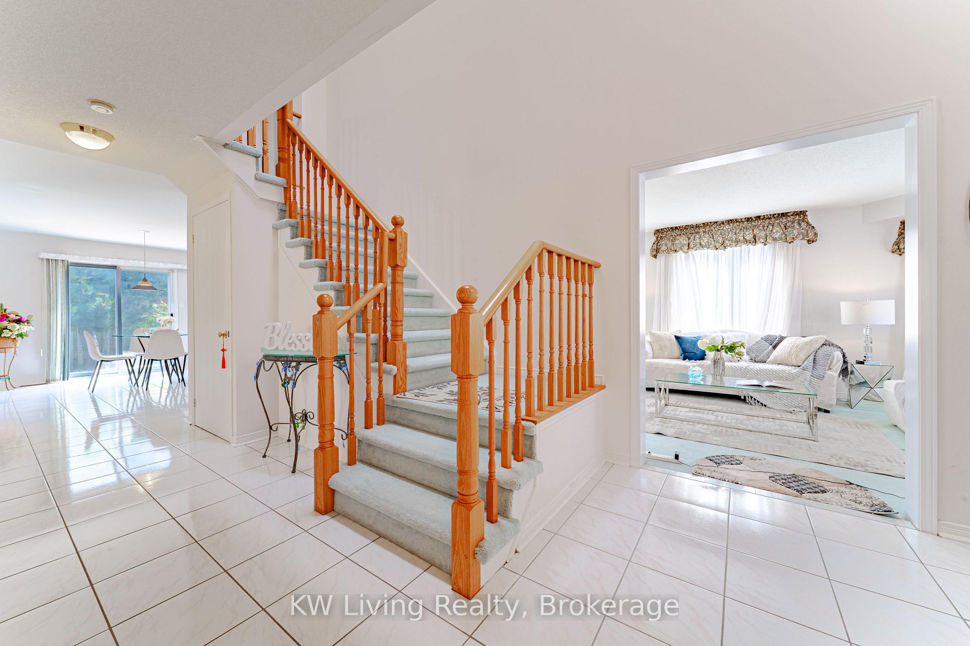 Photo 11 of 71 Gillingham Avenue, Markham, Milliken Mills East — HOMEH