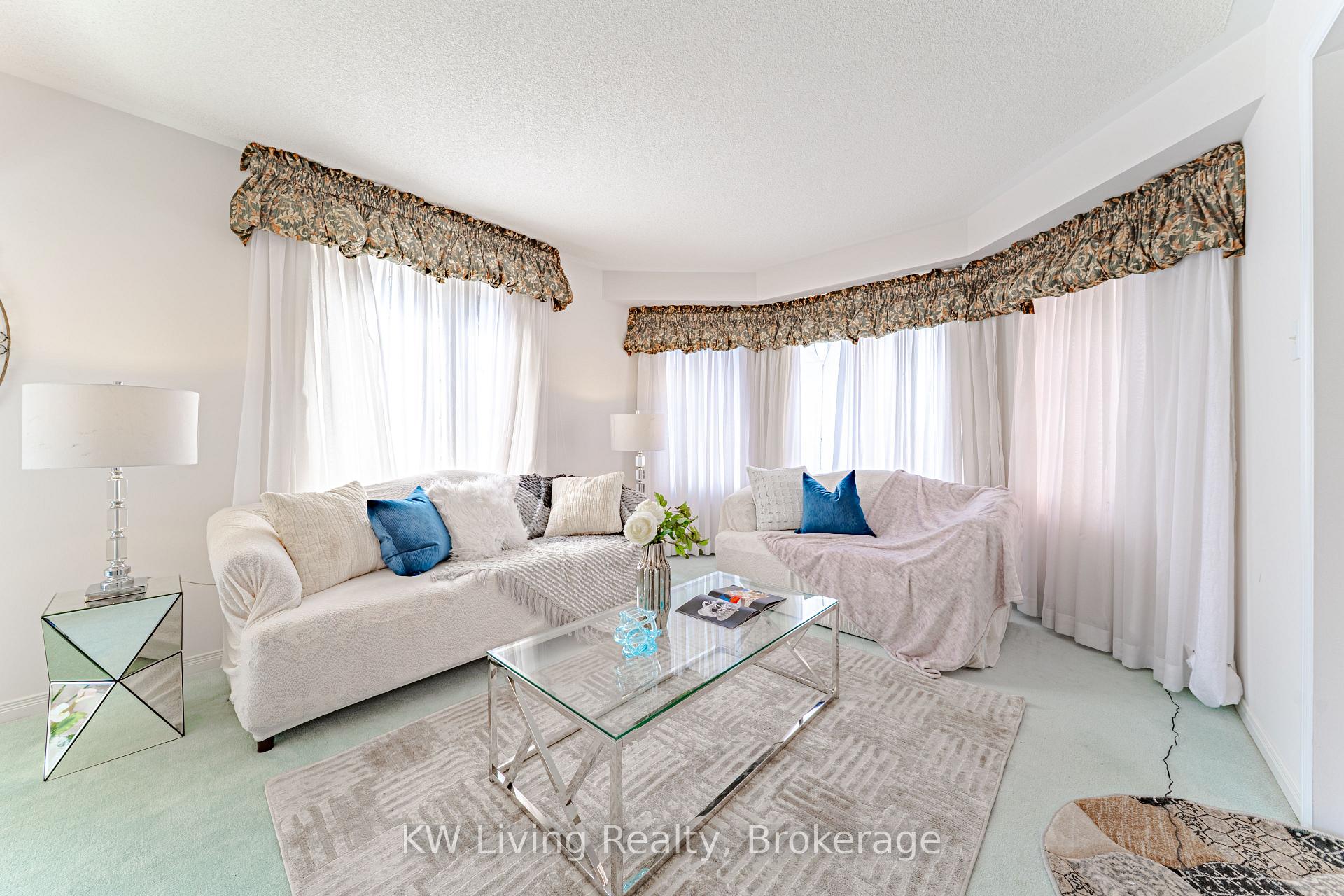 Photo 3 of 71 Gillingham Avenue, Markham, Milliken Mills East — HOMEH