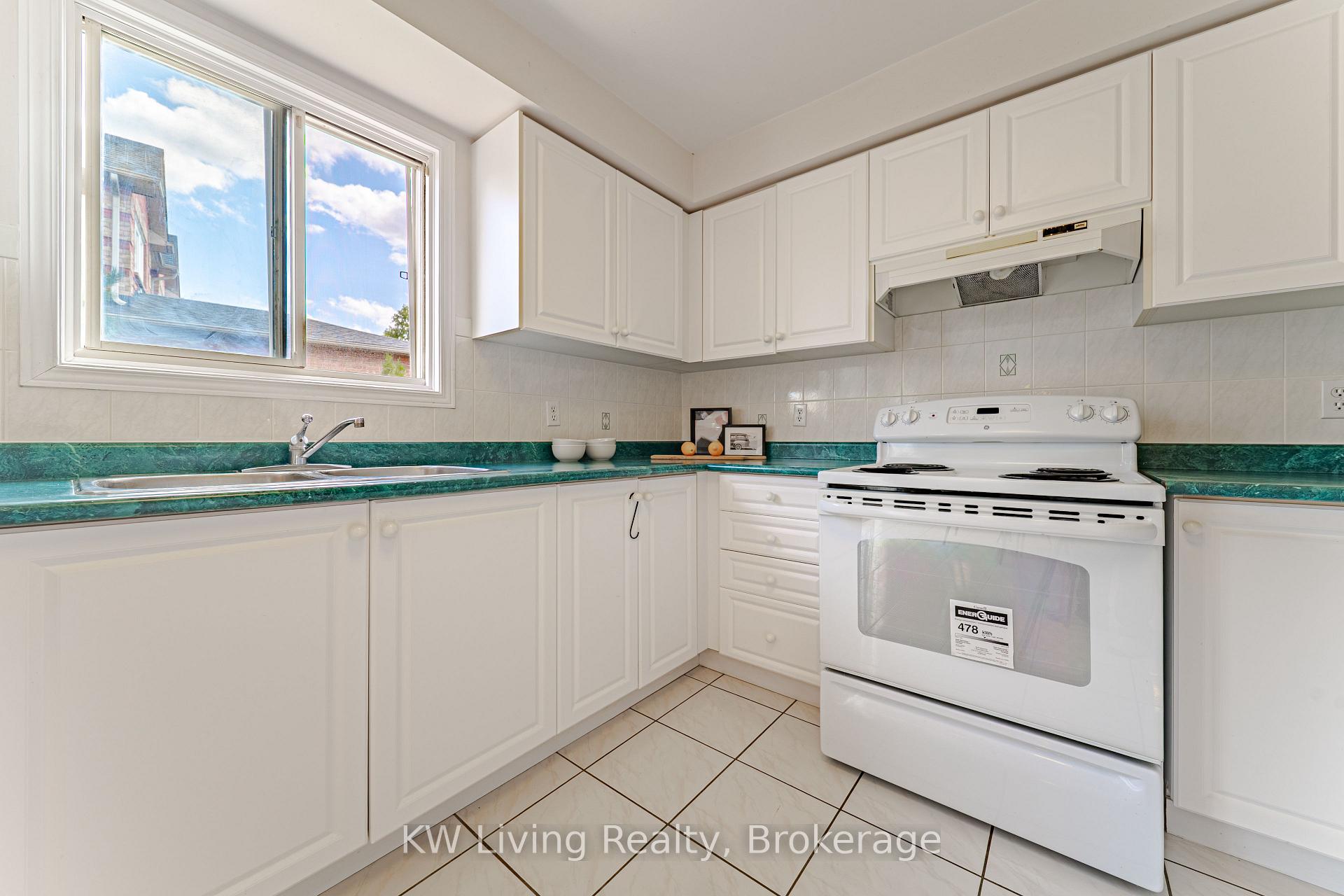 Photo 6 of 71 Gillingham Avenue, Markham, Milliken Mills East — HOMEH