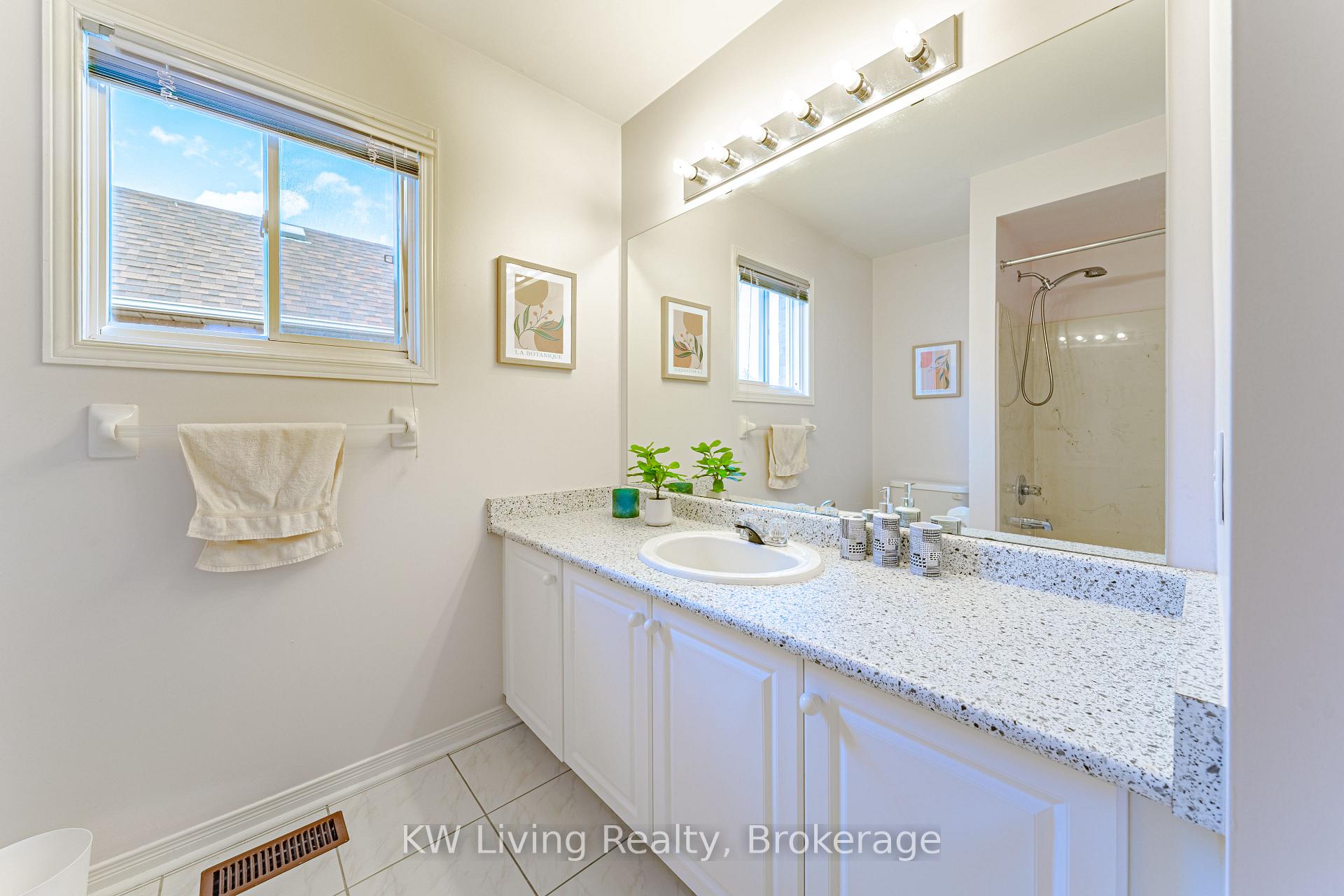 Photo 13 of 71 Gillingham Avenue, Markham, Milliken Mills East — HOMEH