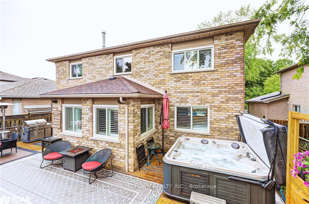 Photo 9 of 19 Allsop Crescent, Barrie, Holly — HOMEH