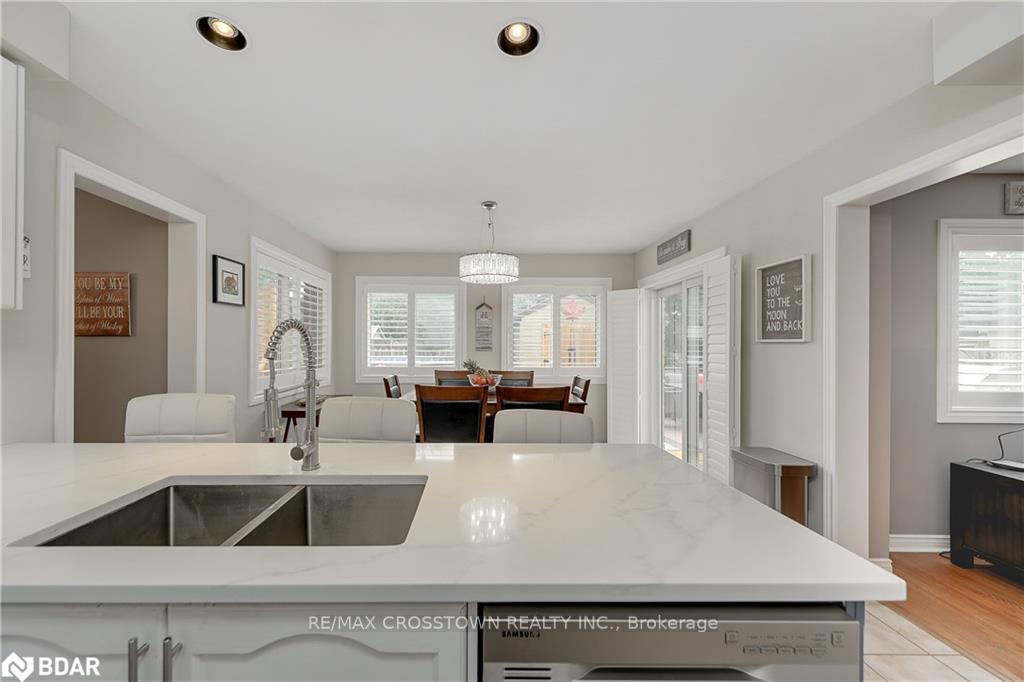 Photo 12 of 19 Allsop Crescent, Barrie, Holly — HOMEH
