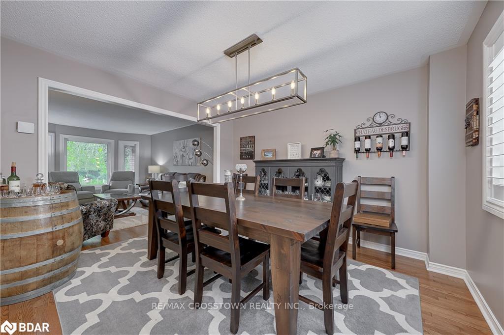 Photo 13 of 19 Allsop Crescent, Barrie, Holly — HOMEH