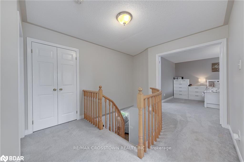 Photo 22 of 19 Allsop Crescent, Barrie, Holly — HOMEH