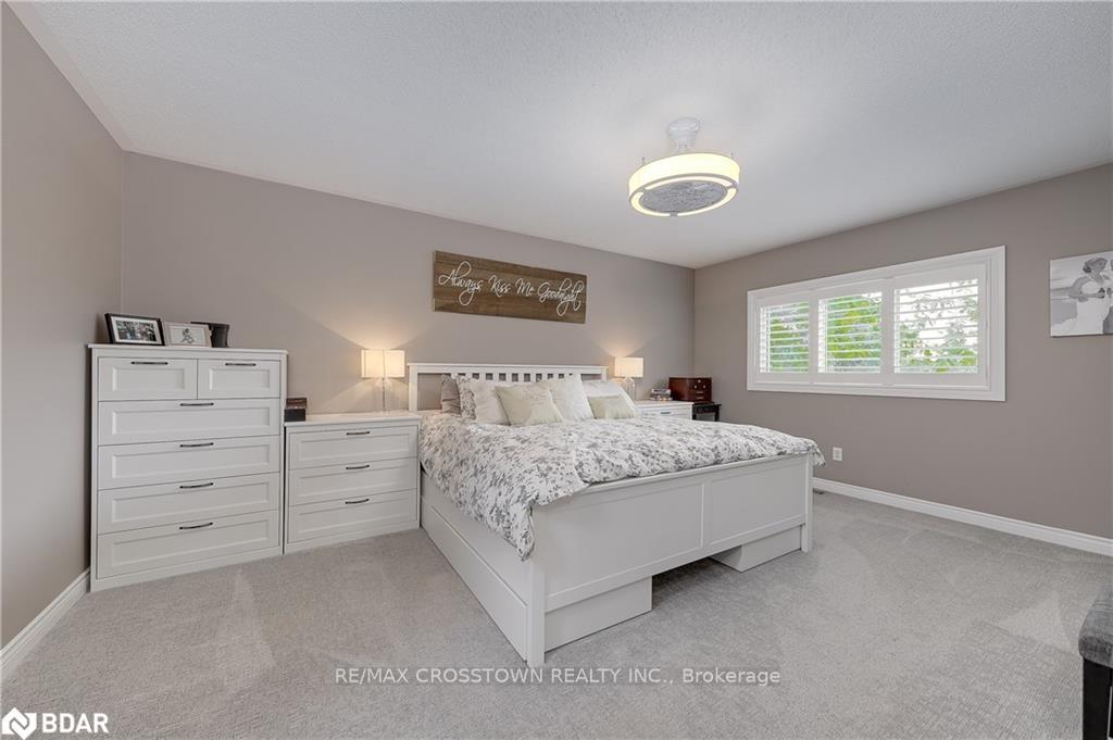 Photo 25 of 19 Allsop Crescent, Barrie, Holly — HOMEH