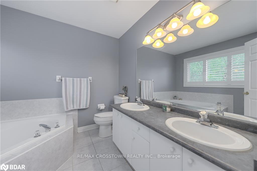 Photo 26 of 19 Allsop Crescent, Barrie, Holly — HOMEH