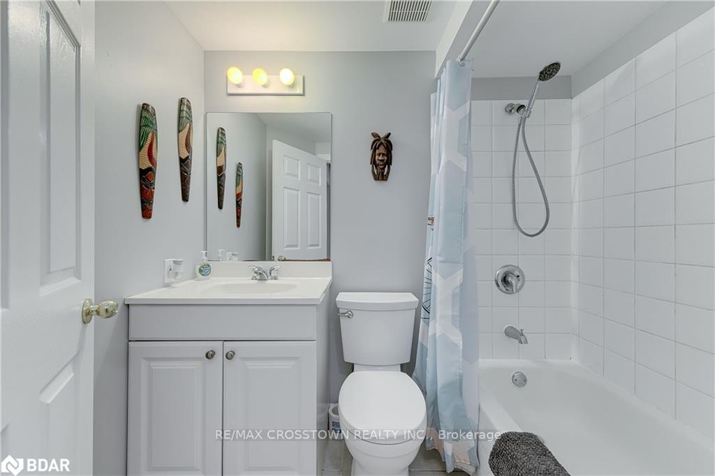 Photo 33 of 19 Allsop Crescent, Barrie, Holly — HOMEH