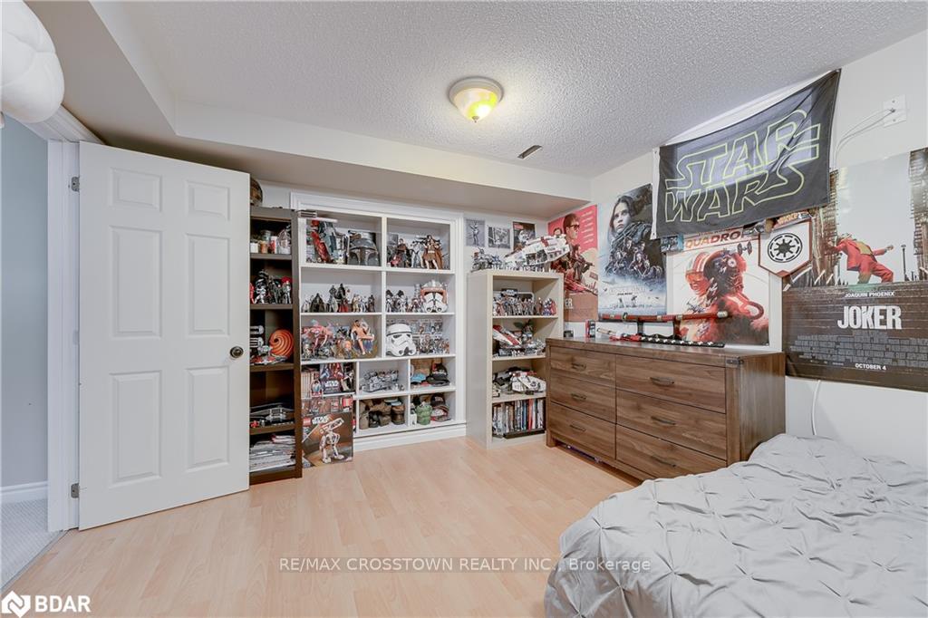 Photo 34 of 19 Allsop Crescent, Barrie, Holly — HOMEH