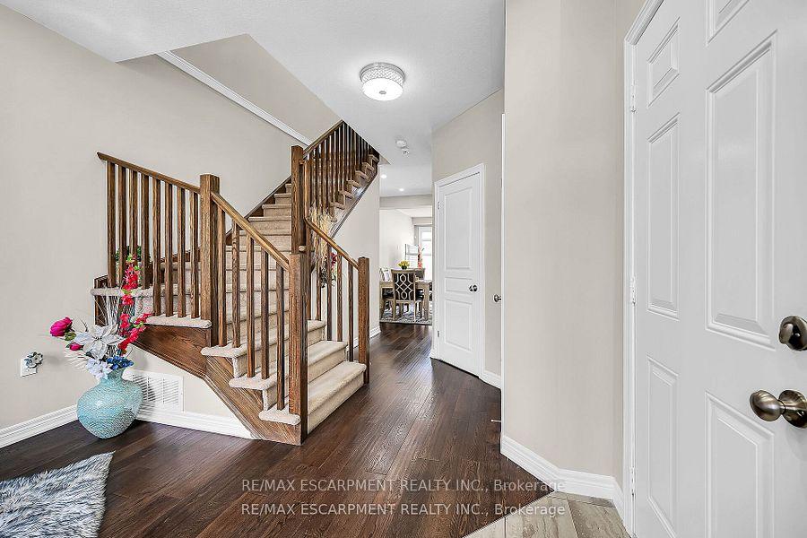 Photo 26 of 8 Charleswood Crescent, Hamilton, Stoney Creek — HOMEH