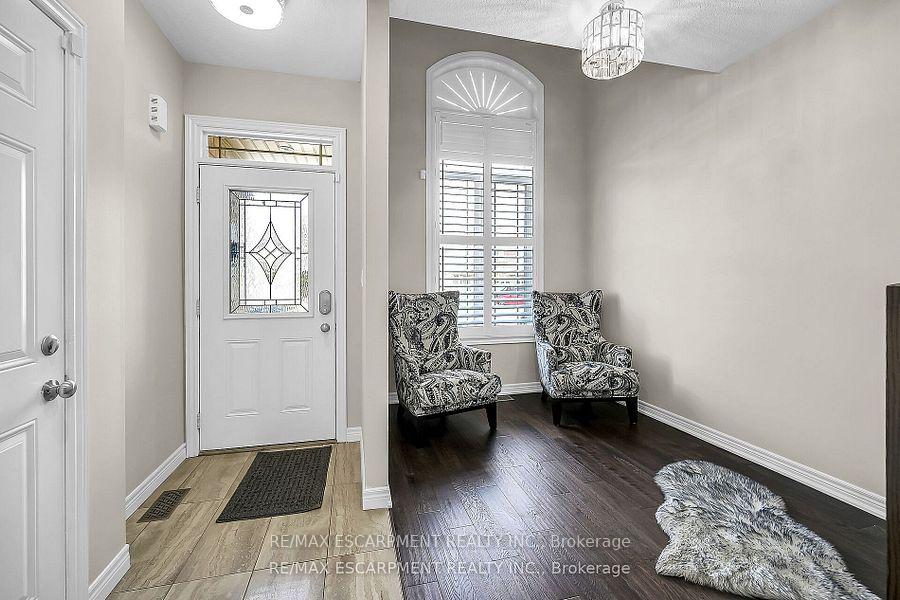 Photo 8 of 8 Charleswood Crescent, Hamilton, Stoney Creek — HOMEH