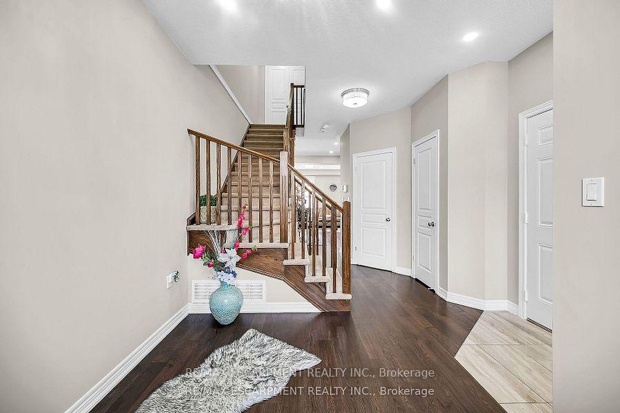Photo 36 of 8 Charleswood Crescent, Hamilton, Stoney Creek — HOMEH