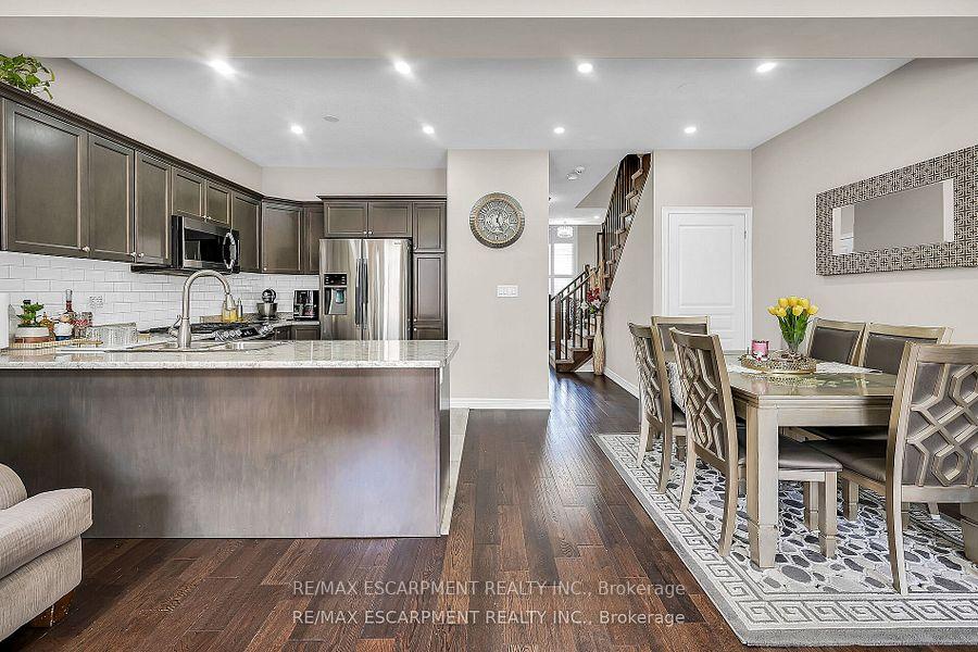 Photo 11 of 8 Charleswood Crescent, Hamilton, Stoney Creek — HOMEH