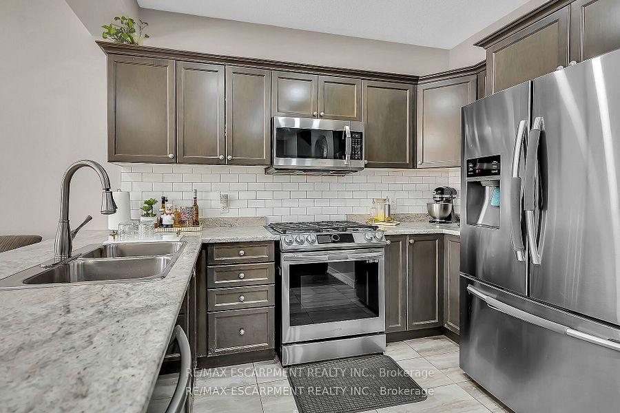 Photo 6 of 8 Charleswood Crescent, Hamilton, Stoney Creek — HOMEH