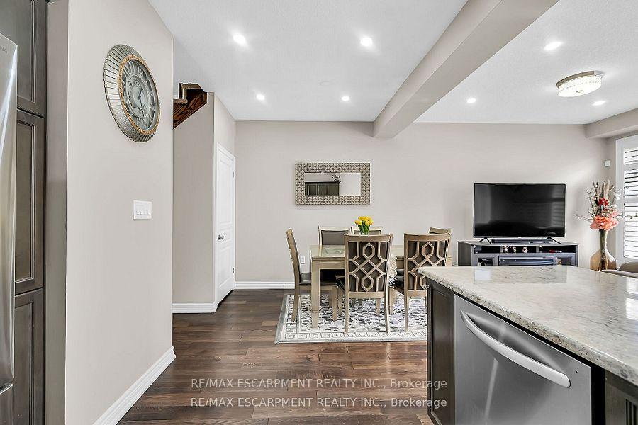 Photo 17 of 8 Charleswood Crescent, Hamilton, Stoney Creek — HOMEH