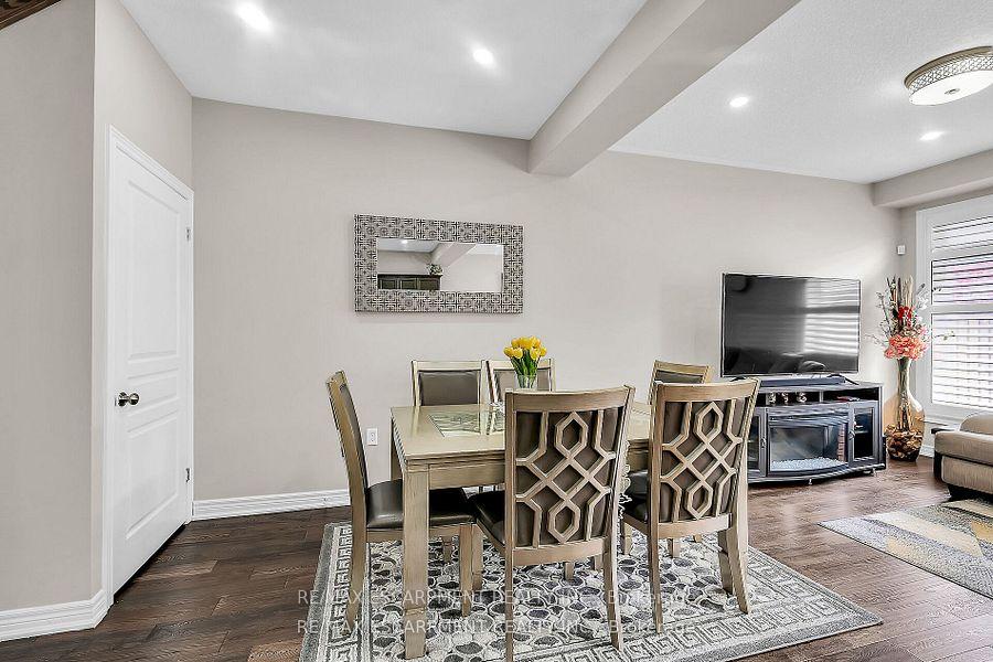 Photo 37 of 8 Charleswood Crescent, Hamilton, Stoney Creek — HOMEH