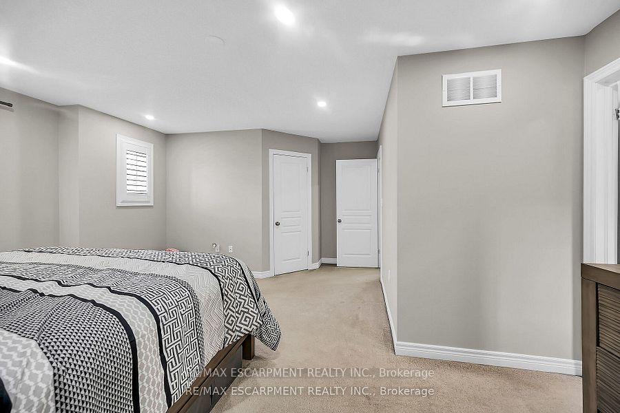 Photo 42 of 8 Charleswood Crescent, Hamilton, Stoney Creek — HOMEH