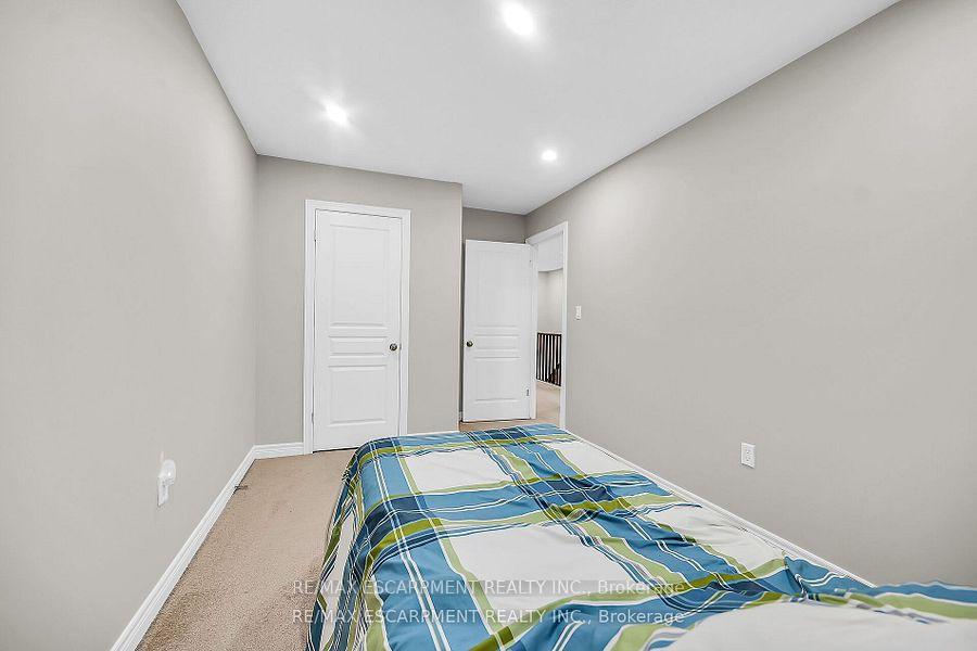 Photo 32 of 8 Charleswood Crescent, Hamilton, Stoney Creek — HOMEH