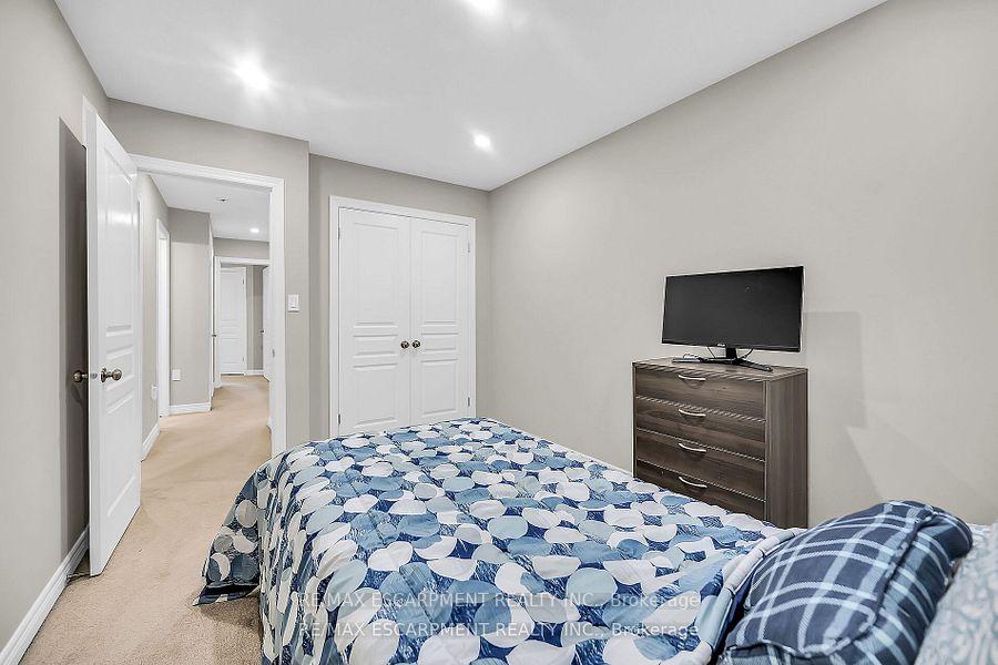 Photo 34 of 8 Charleswood Crescent, Hamilton, Stoney Creek — HOMEH