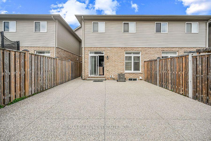Photo 10 of 8 Charleswood Crescent, Hamilton, Stoney Creek — HOMEH