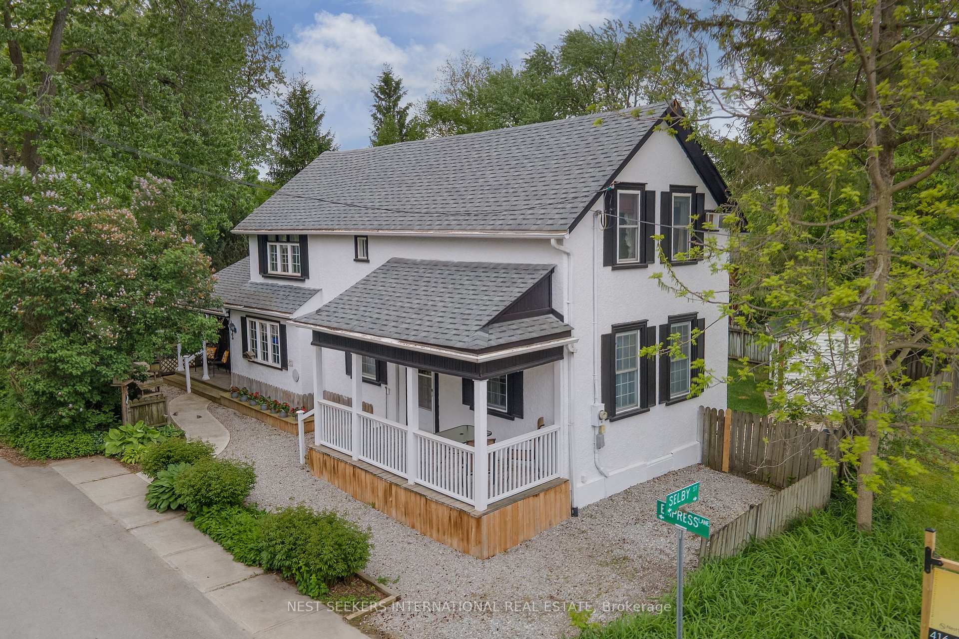 Photo 1 of 2 Empress Lane, Innisfil, Cookstown — HOMEH