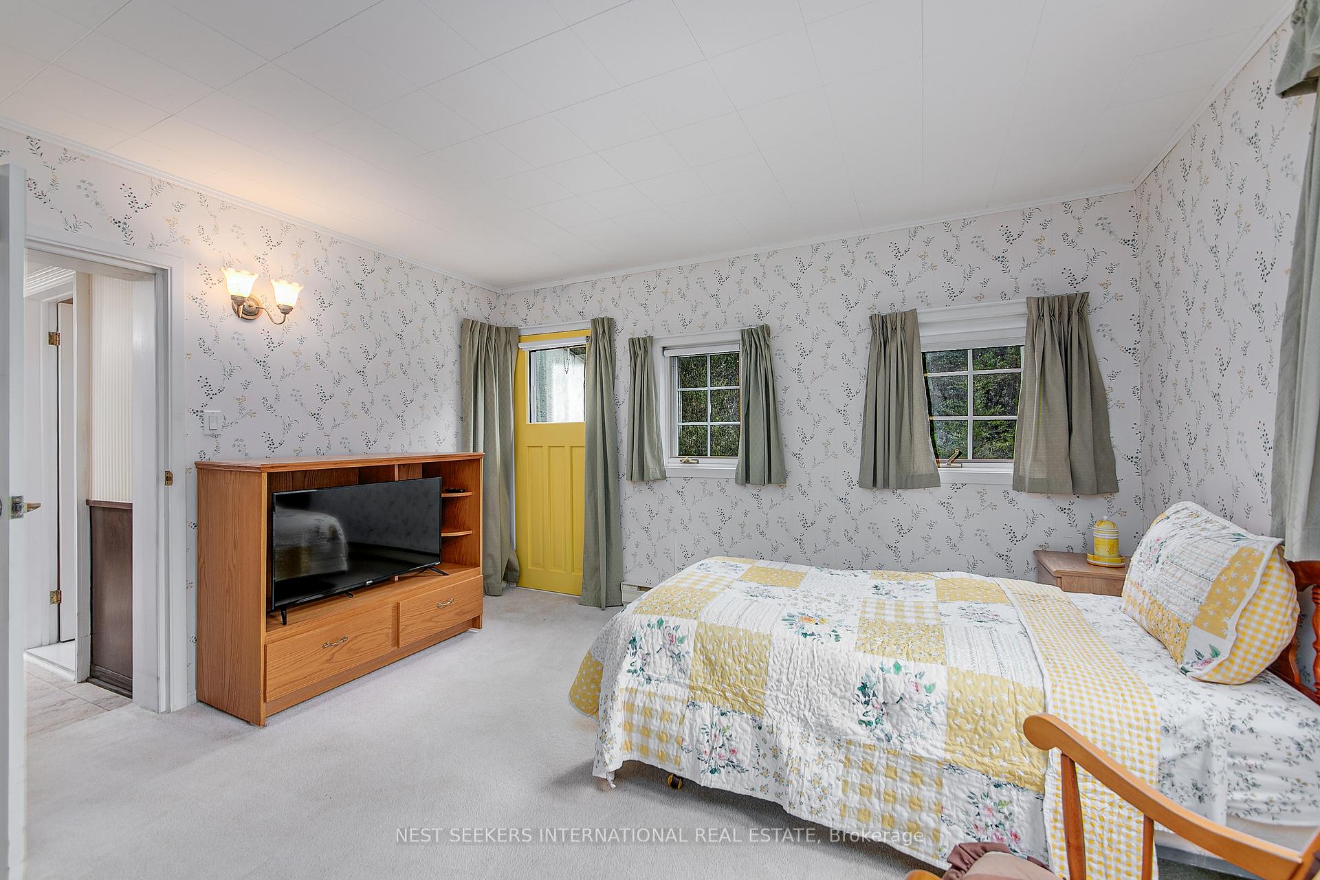 Photo 2 of 2 Empress Lane, Innisfil, Cookstown — HOMEH