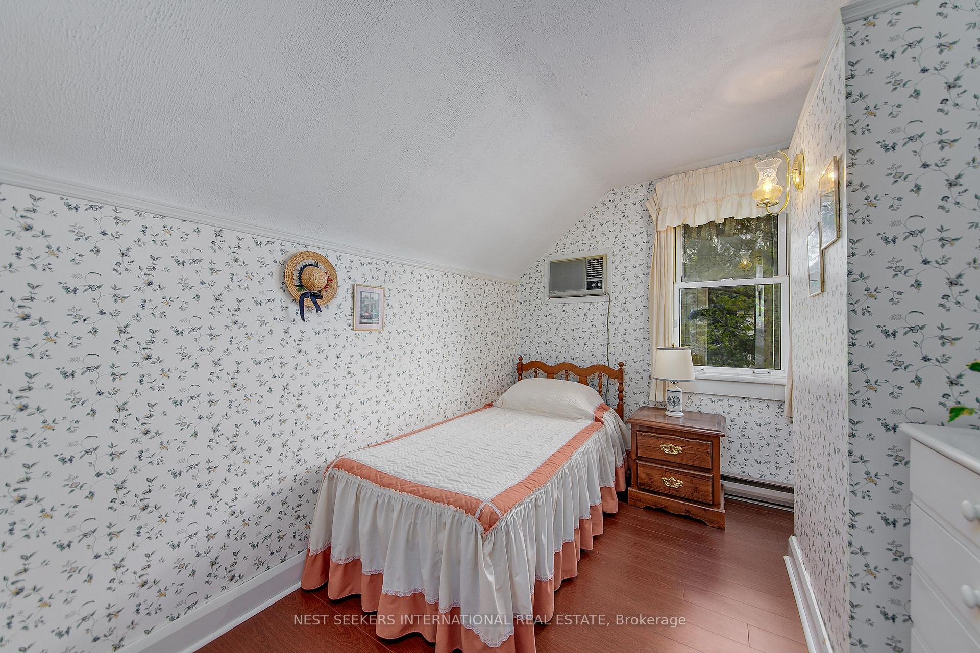 Photo 18 of 2 Empress Lane, Innisfil, Cookstown — HOMEH