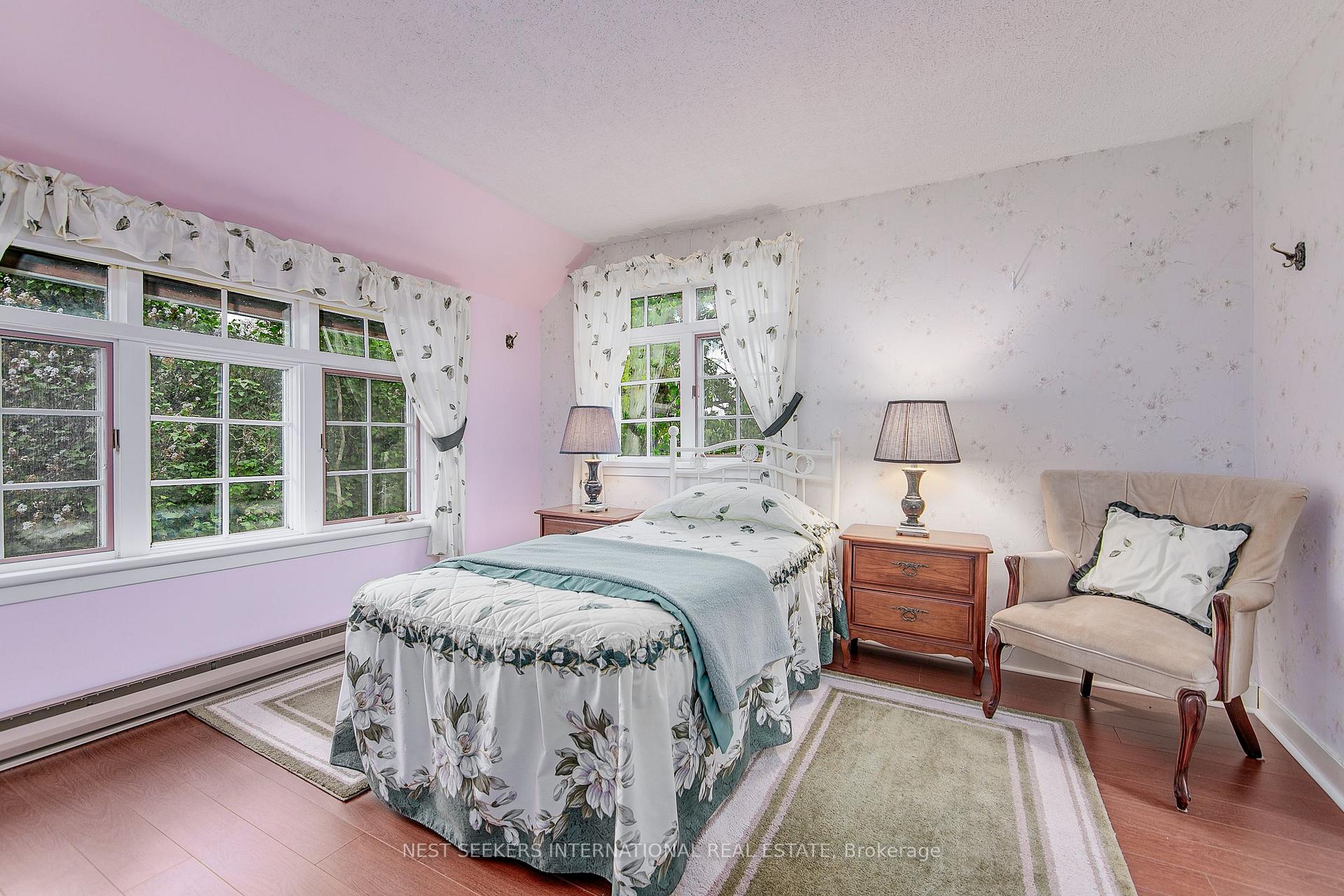 Photo 8 of 2 Empress Lane, Innisfil, Cookstown — HOMEH