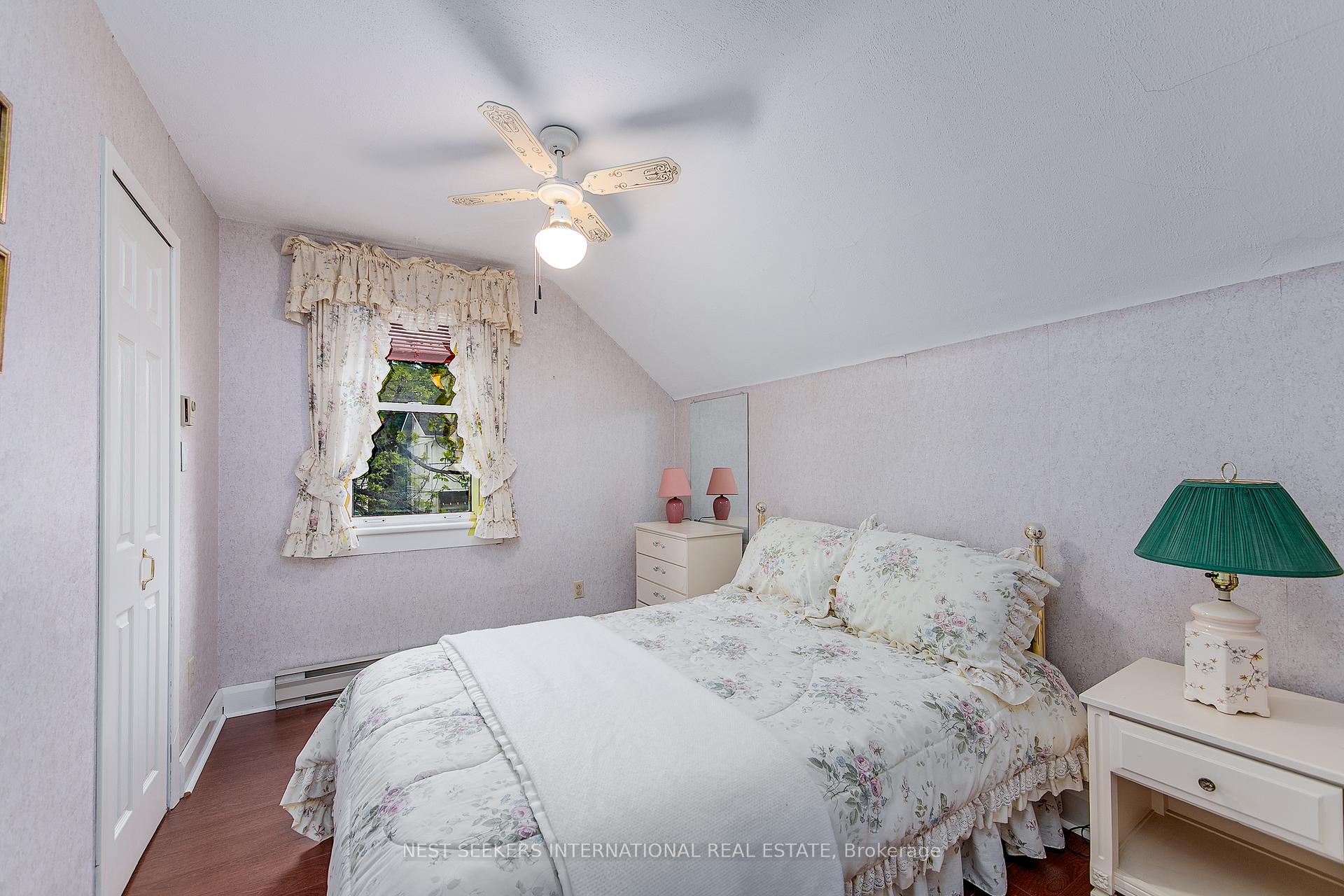 Photo 12 of 2 Empress Lane, Innisfil, Cookstown — HOMEH