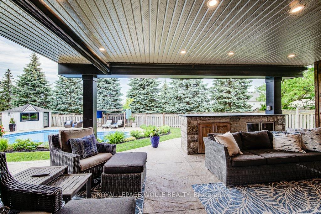 Photo 4 of 47 Forest Breeze Court, Kitchener — HOMEH
