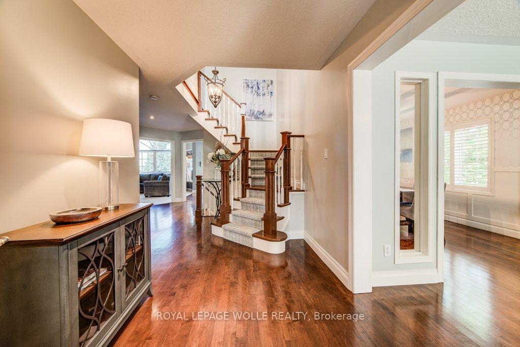 Photo 5 of 47 Forest Breeze Court, Kitchener — HOMEH