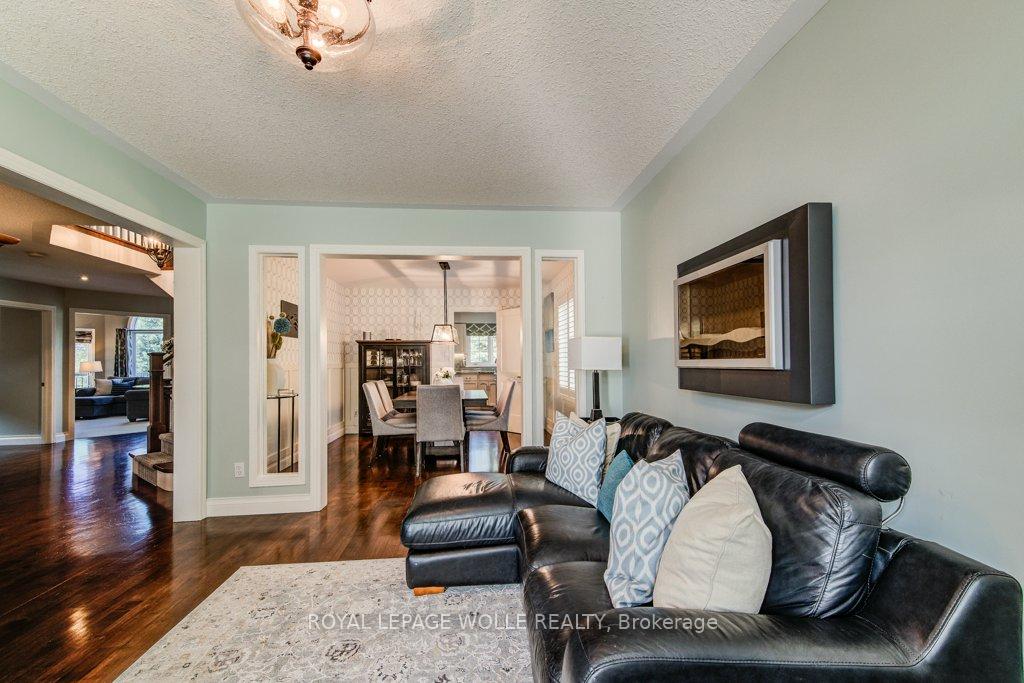 Photo 11 of 47 Forest Breeze Court, Kitchener — HOMEH