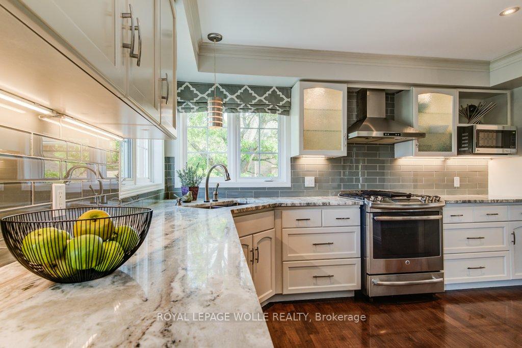 Photo 13 of 47 Forest Breeze Court, Kitchener — HOMEH