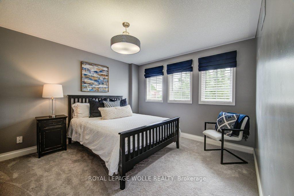 Photo 22 of 47 Forest Breeze Court, Kitchener — HOMEH